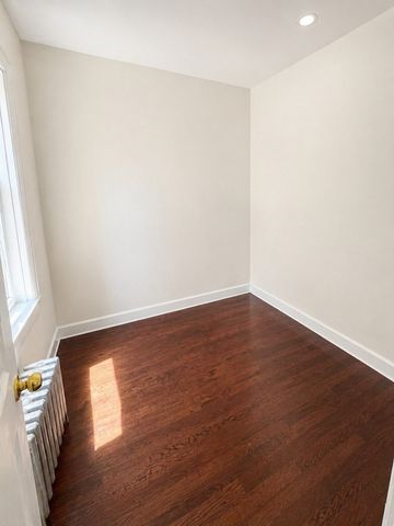 5518 W Melrose Street 2, Chicago, IL 60641