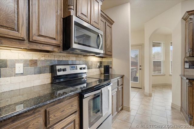 3425 Overland Drive, Durant, OK 74701