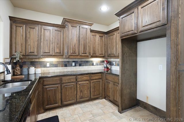 3425 Overland Drive, Durant, OK 74701