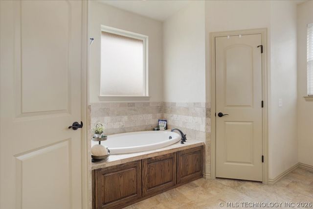 3425 Overland Drive, Durant, OK 74701