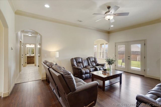 3425 Overland Drive, Durant, OK 74701