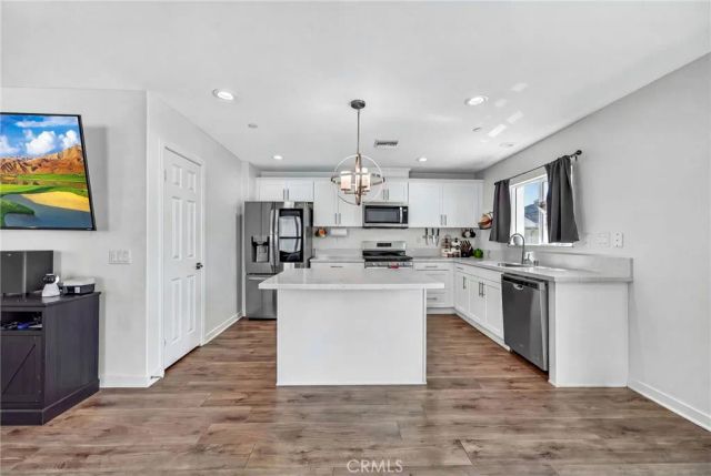 573 Corkwood Street, Hemet, CA 92543