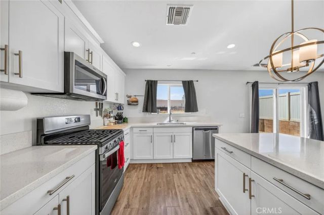 573 Corkwood Street, Hemet, CA 92543