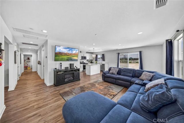 573 Corkwood Street, Hemet, CA 92543