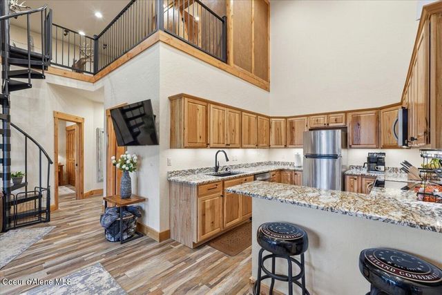 17045 W Cade RD, Hauser, ID 83854