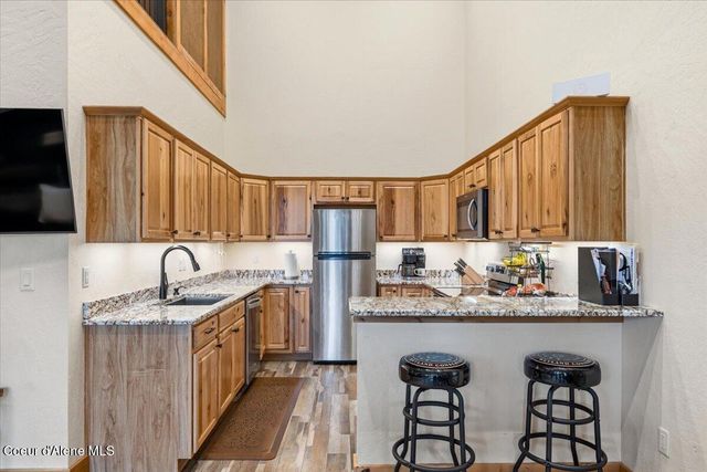 17045 W Cade RD, Hauser, ID 83854