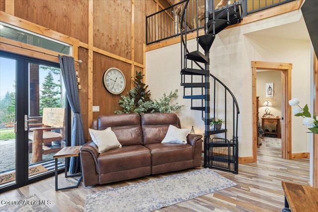 17045 W Cade RD, Hauser, ID 83854