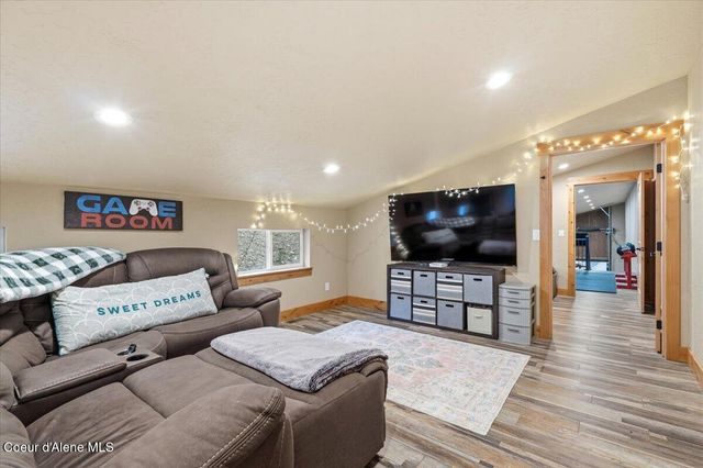 17045 W Cade RD, Hauser, ID 83854