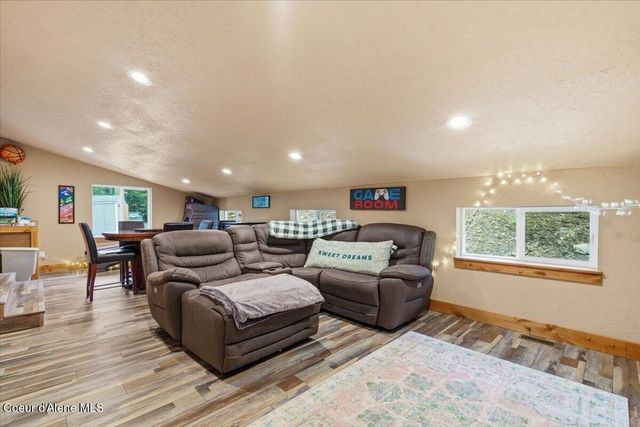 17045 W Cade RD, Hauser, ID 83854