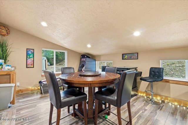 17045 W Cade RD, Hauser, ID 83854