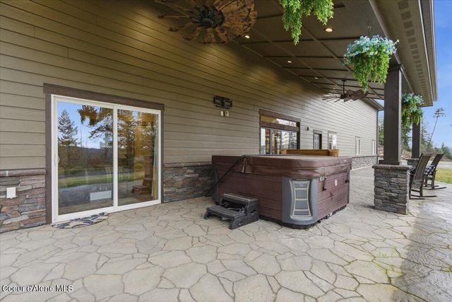 17045 W Cade RD, Hauser, ID 83854