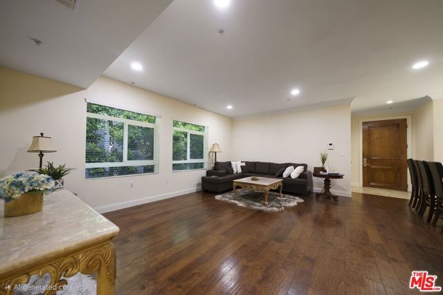 440 S Occidental Boulevard 204, Los Angeles, CA 90057