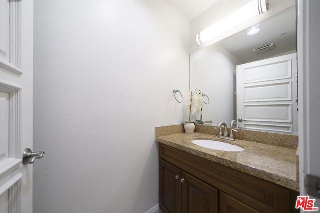 440 S Occidental Boulevard 204, Los Angeles, CA 90057