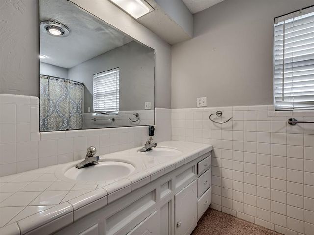 823 W Adams Street, Purcell, OK 73080
