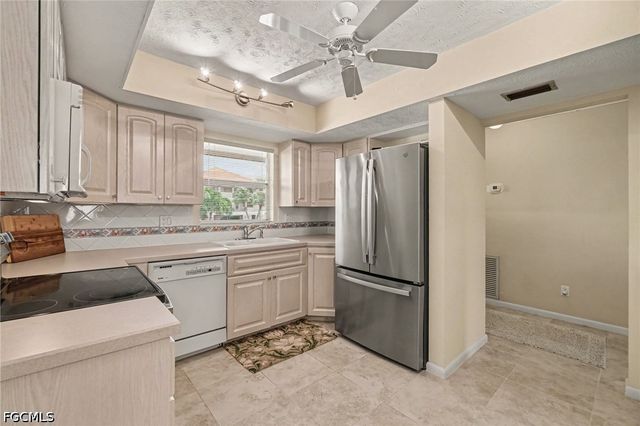 1705 Beach PKWY 206, Cape Coral, FL 33904