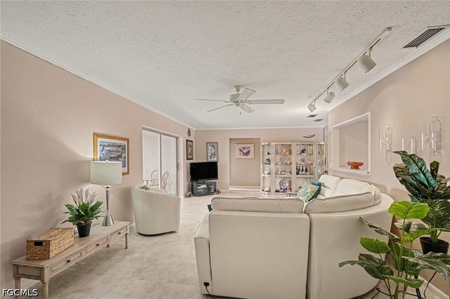 1705 Beach PKWY 206, Cape Coral, FL 33904