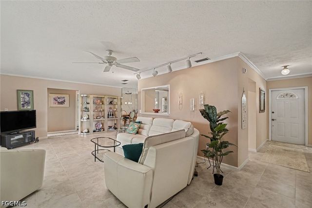 1705 Beach PKWY 206, Cape Coral, FL 33904