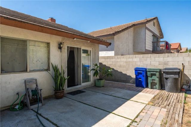 14394 Hillcrest, Fontana, CA 92337
