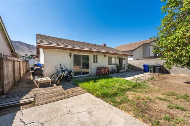 14394 Hillcrest, Fontana, CA 92337