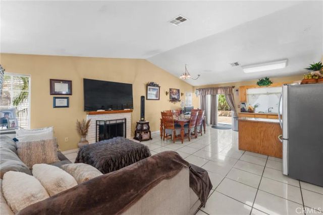 14394 Hillcrest, Fontana, CA 92337
