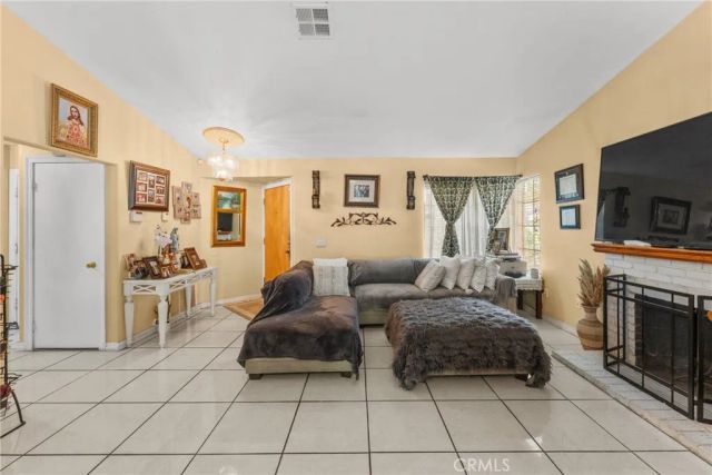 14394 Hillcrest, Fontana, CA 92337