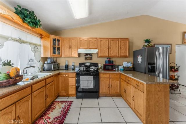 14394 Hillcrest, Fontana, CA 92337