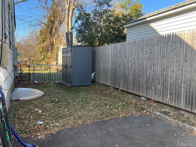 11 Pulaski Place B, Port Washington, NY 11050