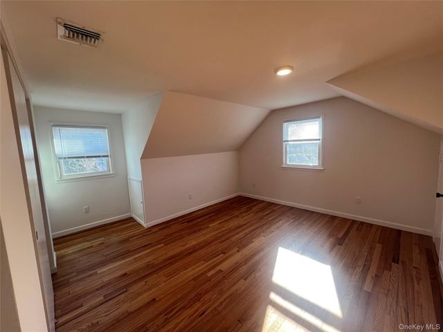 11 Pulaski Place B, Port Washington, NY 11050