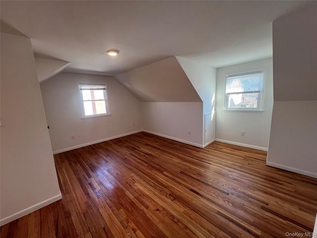 11 Pulaski Place B, Port Washington, NY 11050