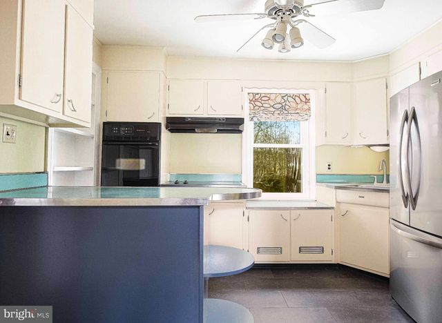 518 N PARADISE RD, Aberdeen, MD 21001