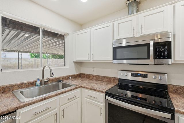 5538 W HARTFORD Avenue, Glendale, AZ 85308