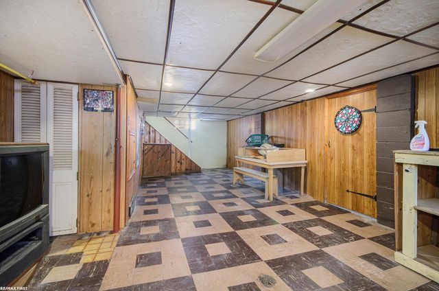 21705 Fresard Street, St Clair Shores, MI 48080