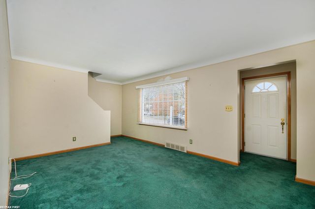 21705 Fresard Street, St Clair Shores, MI 48080