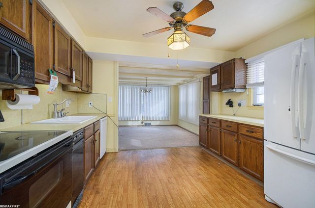 21705 Fresard Street, St Clair Shores, MI 48080