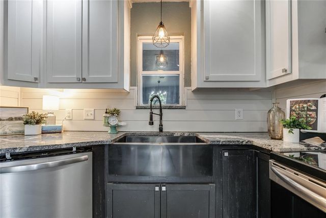 917 NW 15th Street, Moore, OK 73160
