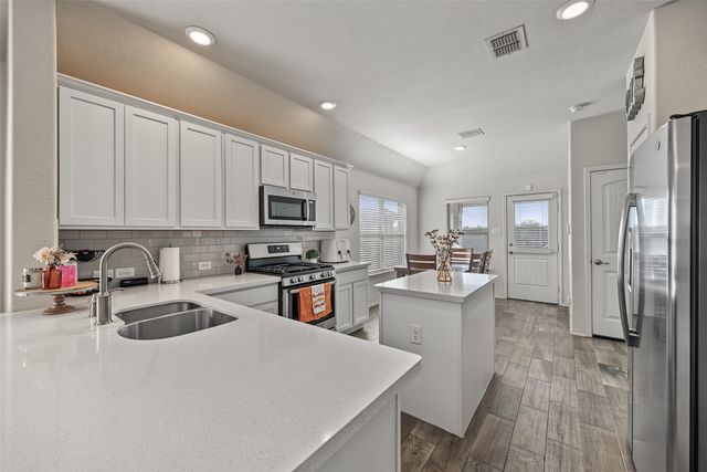 5833 Dew Plant Way, Fort Worth, TX 76123