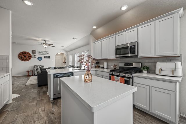 5833 Dew Plant Way, Fort Worth, TX 76123
