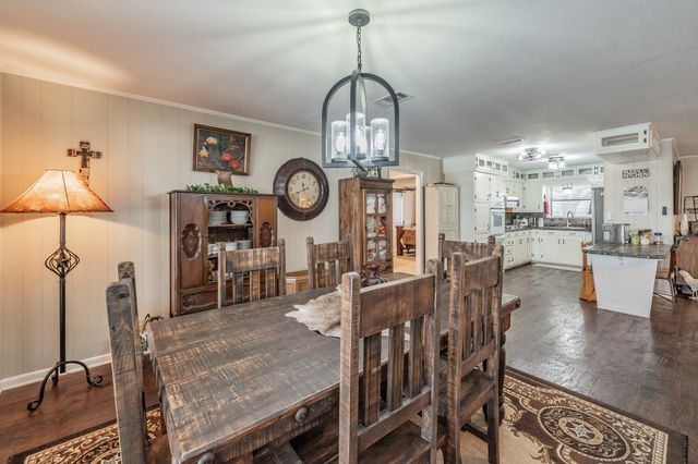 6807 E Texas Street, Walnut Springs, TX 76690