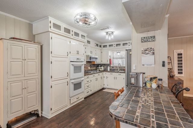 6807 E Texas Street, Walnut Springs, TX 76690