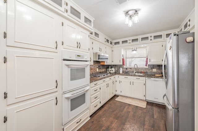 6807 E Texas Street, Walnut Springs, TX 76690