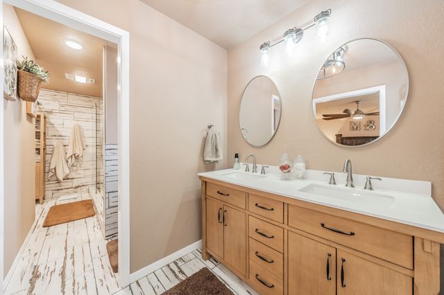6807 E Texas Street, Walnut Springs, TX 76690