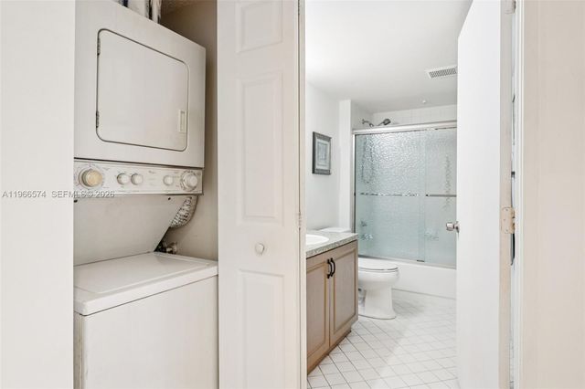 13800 SW 14th St 103C, Pembroke Pines, FL 33027