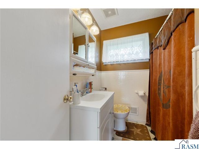 9142 S 1st Avenue, Bloomington, MN 55420