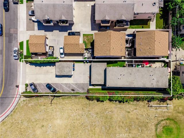 7802 Holt Dr, Huntington Beach, CA 92647