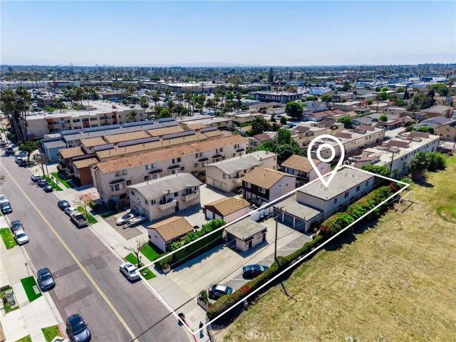 7802 Holt Dr, Huntington Beach, CA 92647