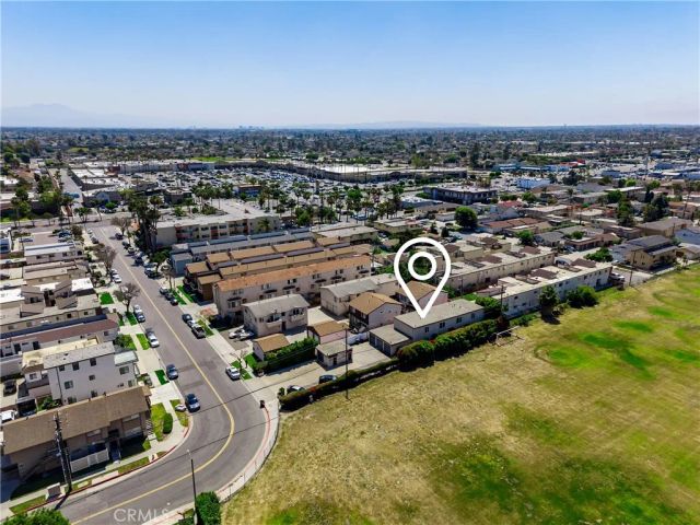 7802 Holt Dr, Huntington Beach, CA 92647