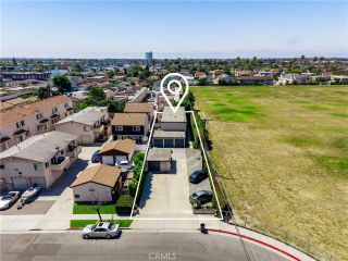 7802 Holt Dr, Huntington Beach, CA 92647