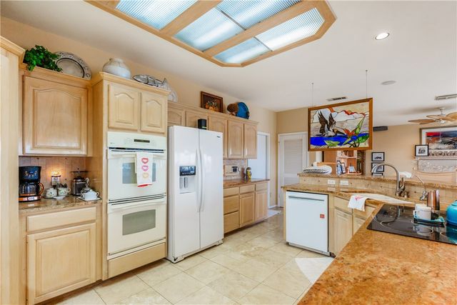 15354 Cartagena Ct, Corpus Christi, TX 78418