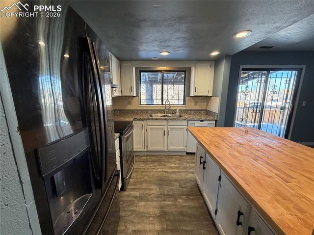 4720 Live Oak Drive, Colorado Springs, CO 80916