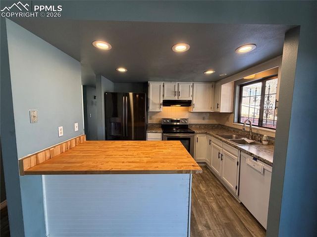 4720 Live Oak Drive, Colorado Springs, CO 80916